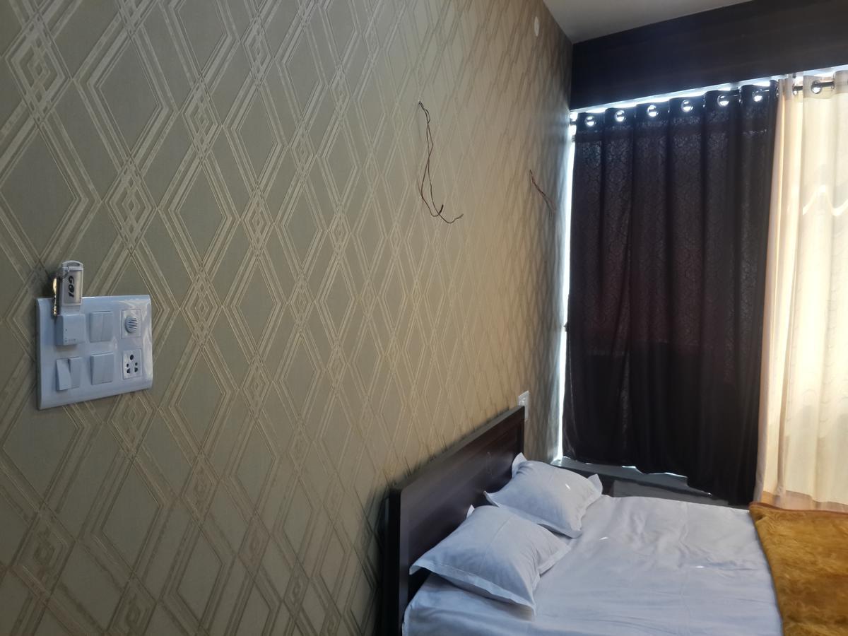 Hotel Holiday Era Opposite Railway Station ออรังกาบัด ภายนอก รูปภาพ